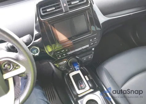 2016 Toyota Prius Four z USA, uszkodzony, nr VIN JTDKARFUXG3011309